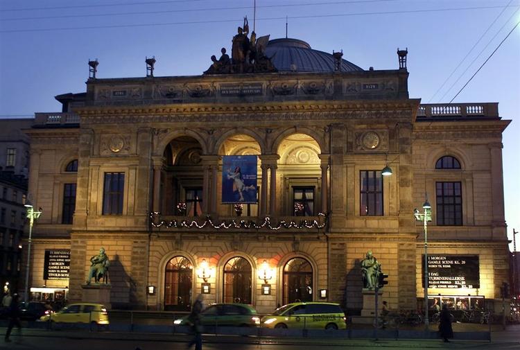 Drømmer du om at danse Bournonville, spille Holberg eller spille førsteviolin på nationalscenen, har du chancen på Kulturnatten. 