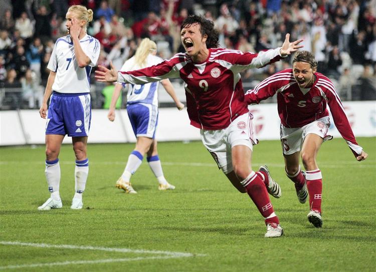 Maiken Pape scorede sit sjette mål i sin 11. landskamp, da hun sikrede den danske VM-kvalifikation. 