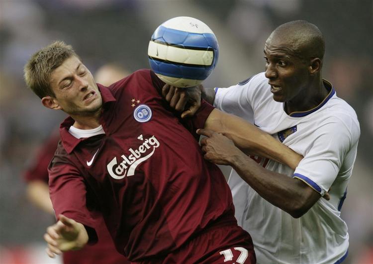 Martin Borre og OB kan nøjes med 0-0, når det i dag gælder returkampen mod Gilberto og Hertha Berlin. 