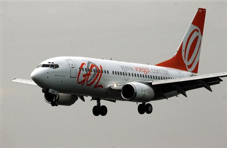 Det brasilianske lavprisselskab Gol mistede i går aftes kontakt med et af deres Boing 737-fly. Flyet menes nu at være styrtet ned i Amazonas. 