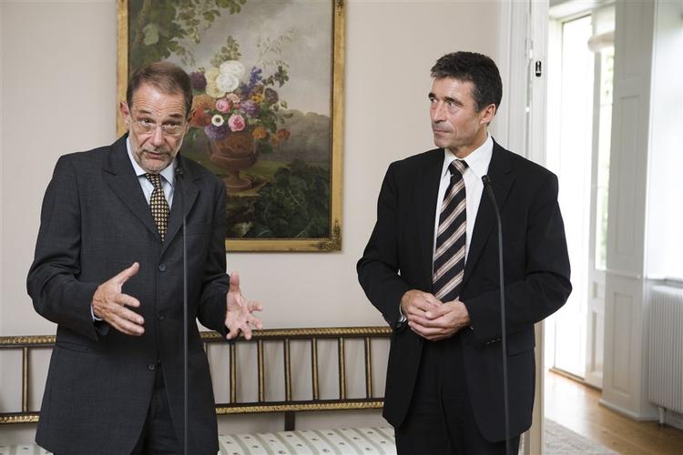 Om det er Solana eller venstre-partifæller, der gæster Marienborg: Anders Fogh skal ikke betale skat af brugen af Marienborg. 