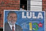Brasiliens præsident Lula er uventet kommet under pres før dagens valg. 