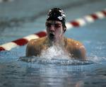 Chris Christensen har indledt sæsonen med to rekorder i brystsvømning evd Øresund Swim Cup i Kastrup. 