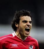 Kenneth Perez håber at komme i pulje med OB ved tirsdagens lodtrækning til UEFA Cuppen. 