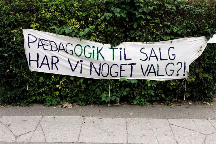 I en uge har de århusianske institutioner været lukket af pædagoger eller blokerende forældre. Nu er turen nået til København. 