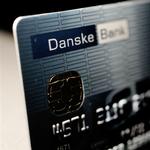 Både store og små banker får flere tilfredse indehavere af dankort og bankbog. 
