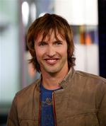 Briterne er vilde med James Blunt. Også ved begravelser. 