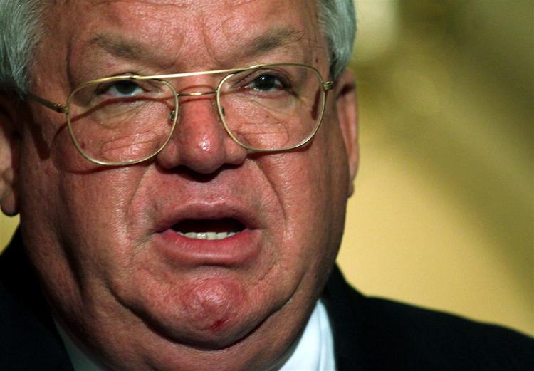 Formanden for Repræsentanternes Hus, Dennis Hastert, har sagt, at han først fik kendskab til en flig af sexskandalen for seks måneder siden. 