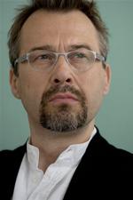 Gladsaxe Teater købte ind for to millioner kroner hos et selskab, som Flemming Enevold ejer, mens han også var chef på teatret. 