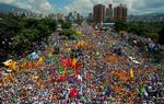 Demonstranter i gaderne i Caracas. 