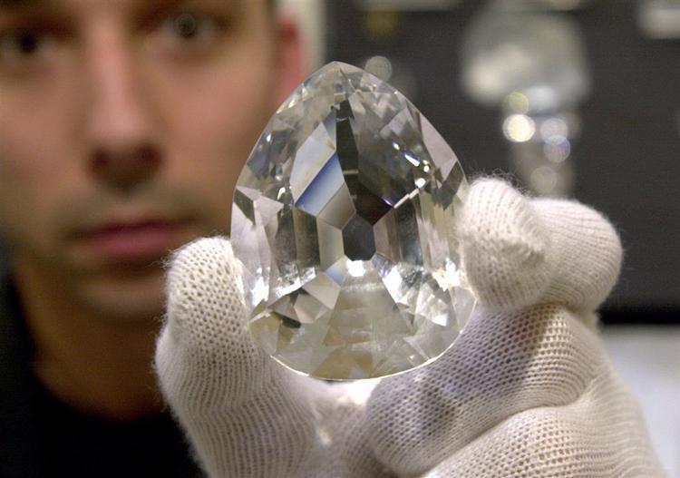En af verdens største diamanter er blevet solgt i Antwerpen. På billedet ses en kopi af verdens største diamant, Cullinan. 
