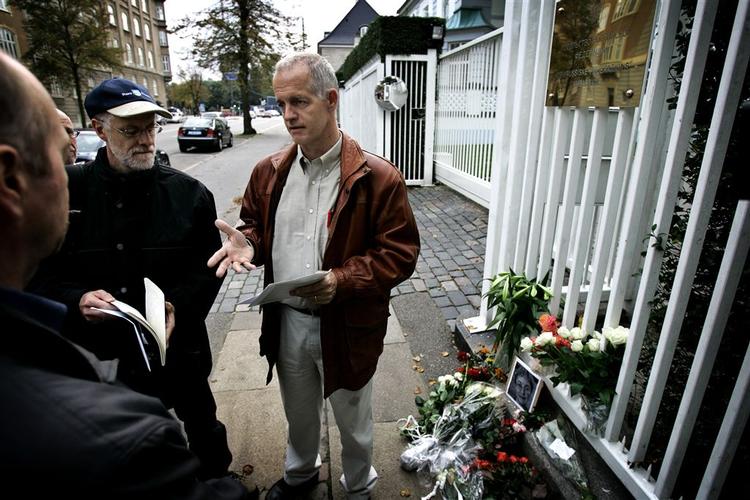 Dansk PEN og Dansk Journalistforbund afleverede i dag en protest mod drabet på den russiske journalist Anna Politkovskaja. 