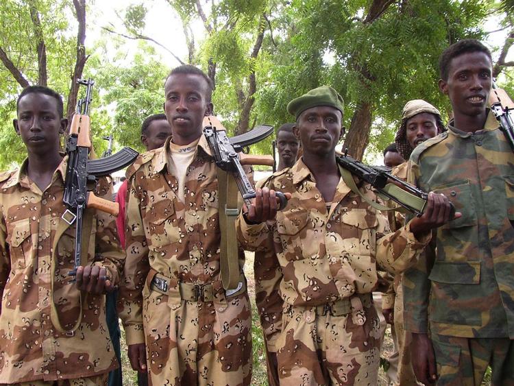 Uniformerede islamister patruljerer i hovedstaden Mogadishu. 