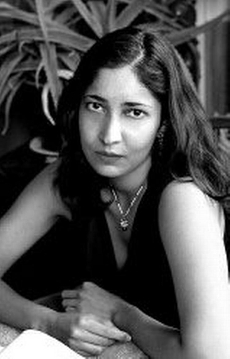 Vinder. Selv om hun blev betragtet som en outsiderkandidat, modtog den 35-årige Kiran Desai tirsdag aften den eftertragtede Bookerpris.Foto: Diana Matar/AP 