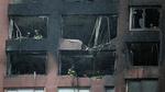 Et fly med to personer styrtede i aftes med i en skyskraber i New York. 