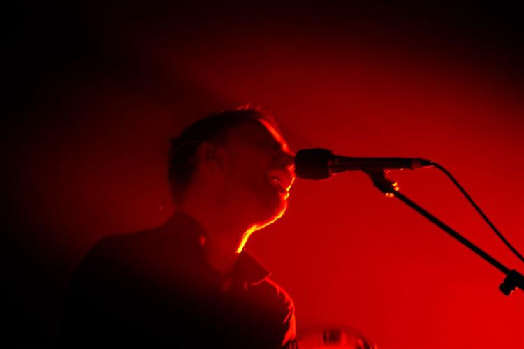 Vega drømmer om at arrangere en koncert med Radiohead i Operaen. 