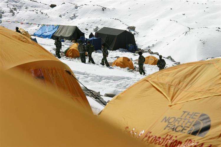 En videooptagelse dokumenterer kinesiske drab på tibetanske flygtninge. 