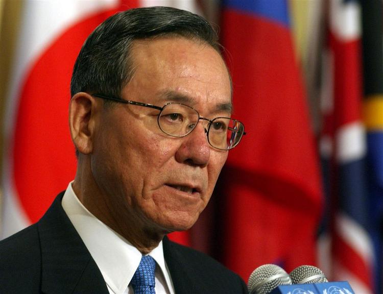 Nordkoreas atonprøvesprængning har bragt sindenne i kog verden over og sat FN's sikkerhedsråd på overarbejde. Her ses den japanske formand Kenzo Oshima. 