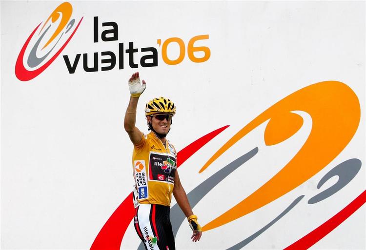afbuddet fra Alejandro Valverde er det seneste kapitel i en strid i den internationale cykelverden. 