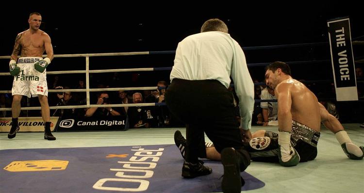 Mikkel Kessler 'klippede' til i 3. omgang - og så var kampen mod Markus Beyer forbi. 