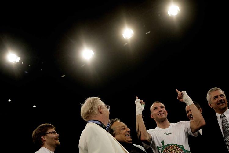»I'll be waiting for you, Calzaghe«, skrydede Kessler efter knock out-sejren over Markus Beyer. 
