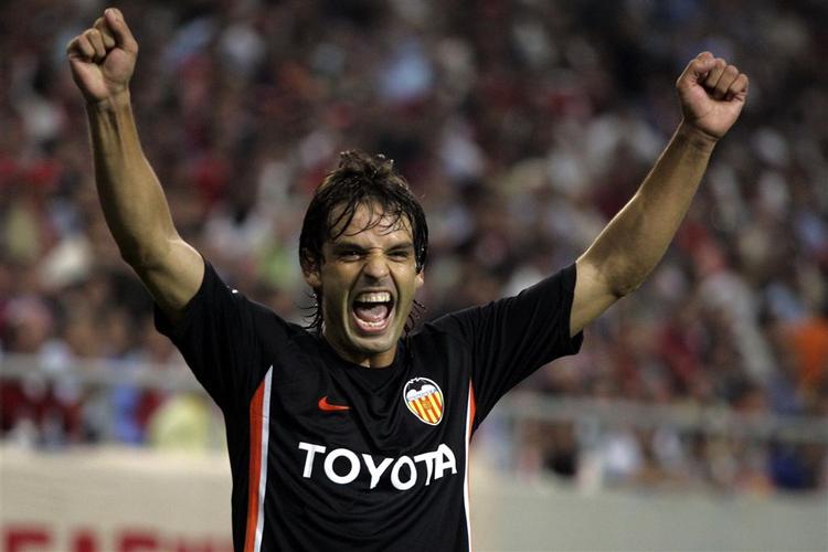 Fernando Morientes har i sine tre kampe mod Olympiakos scoret fem mål for Real Madrid og senest tirsdag aften for Valencia. 
