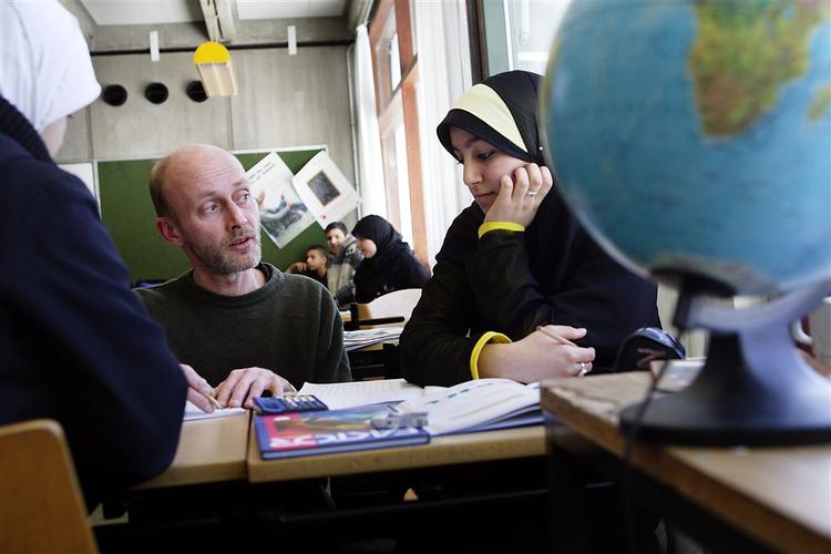 Arkivfoto fra Nordgårdsskolen i Århus, der gerne vil undervise eleverne på deres modersmål og på dansk. 