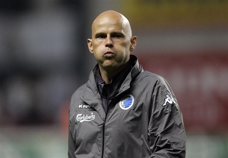 FCK-træneren tvinges til at spare på stamspillerne i Royal League, fordi programmet er for hårdt. 