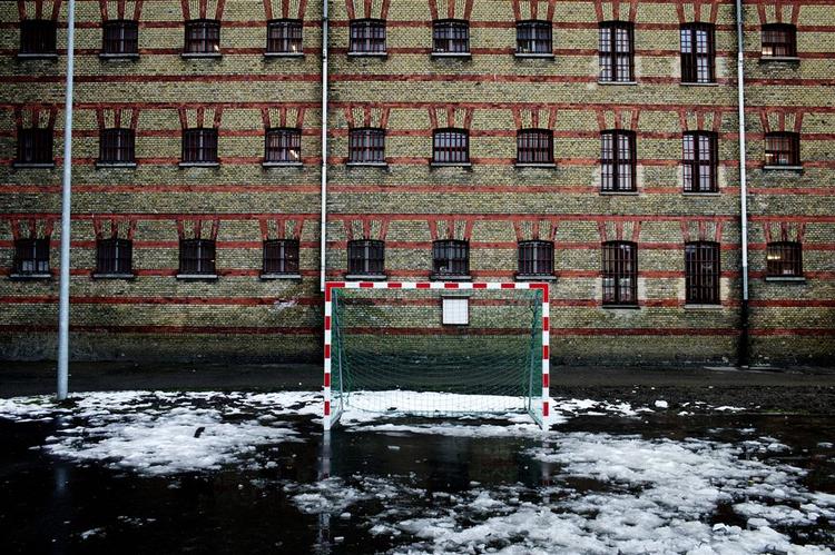 Voldsmænd bures inde dobbelt så lang tid som for 10 år siden. 