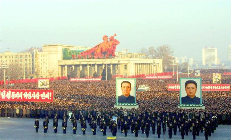 Nordkoreansk massemøde. 