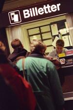 DSBs nye service til forsinkede passagerer har fået en rolig start. 