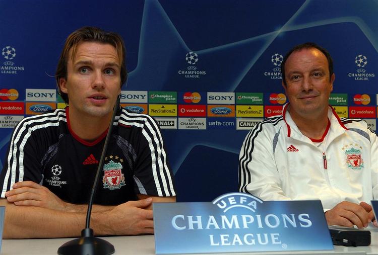 Boudewijn Zenden har spillet 15 minutter den seneste måned, men Rafael Benitez har ikke desto mindre udpeget hollænderen som afløser for Steven Gerrard på Liverpools midtbane. 