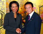 Udenrigsminister Condoleezza Rice og Japans udenrigsminister Taro Aso diskuterede Nordkorea i dag. 
