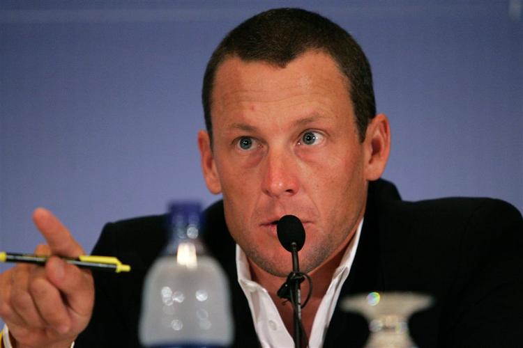 Lance Armstrong kalder det sensationslyst, når New York Times forsøger at forbinde ham med doping. 