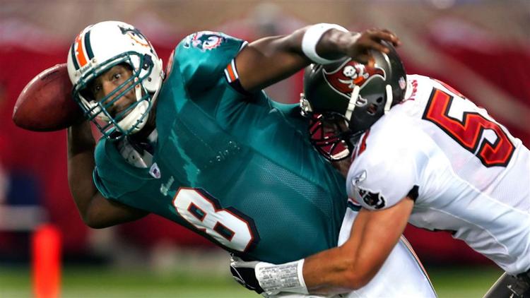 FBI mente ikke på noget tidspunkt, at der var grund til at aflyse kampe pga. bombetruslerne med de syv NFL-stadioner. 