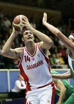 Den bornholmske basketballspiller Chris Christoffersen har igen brækket sin ene knæskal. 