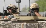 Amerikanske embedsmænd har holdt hemmelige møder med oprørs-ledere i Irak. 