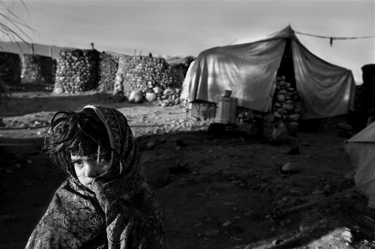Mindst to m illioner mennesker kommer til at sulte til vinter i Afghanistan - bl.a. fordi landets omfattende opiumsproduktion står i vejen for dyrkning af madafgrøder. 