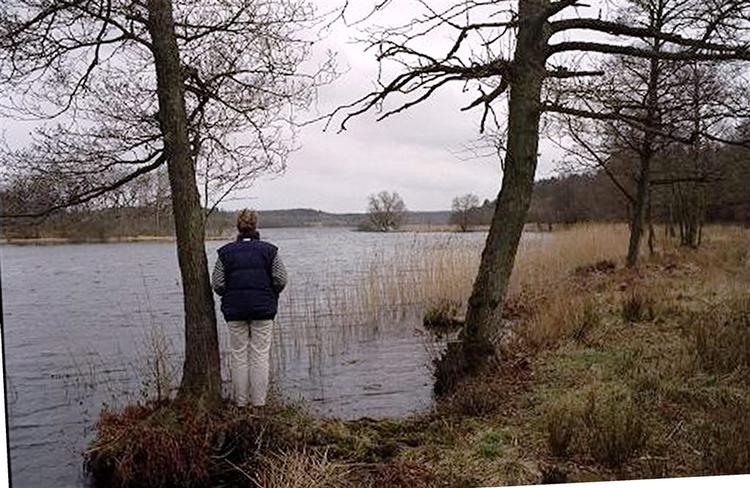 Der kan gemme sig gamle krigsleven under overfladen på de danske søer. 