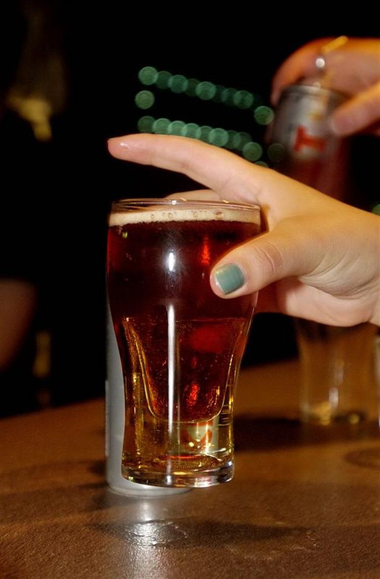 Britiske kvinder er verdens største drukmåse, viser en ny global alkoholundersøgelse. 