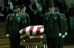 Stadig flere amerikanske soldater bliver dræbt under kampe i Irak. Og det øger presset på præsident George Bush. 