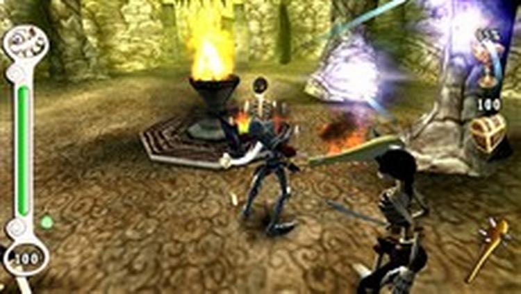 I platformsspillet  Medievil  skal man slås mod udøde, spøgelser og zombier, men styringen er overfølsom og overraskelserne ikke-eksisterende. Eneste lyspunkt er en lun humor, men potentialet er spildt ved mangel på nyt&amp;amp;ae 