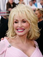 Dolly Parton er på vej til Danmark. 