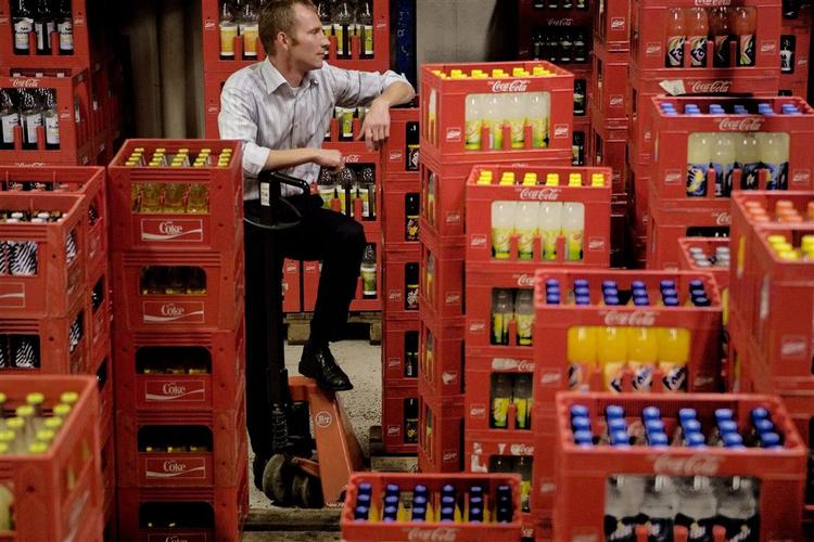 Sundhedspolitikere frygter, at billigere sodavand vil give fede børn. 