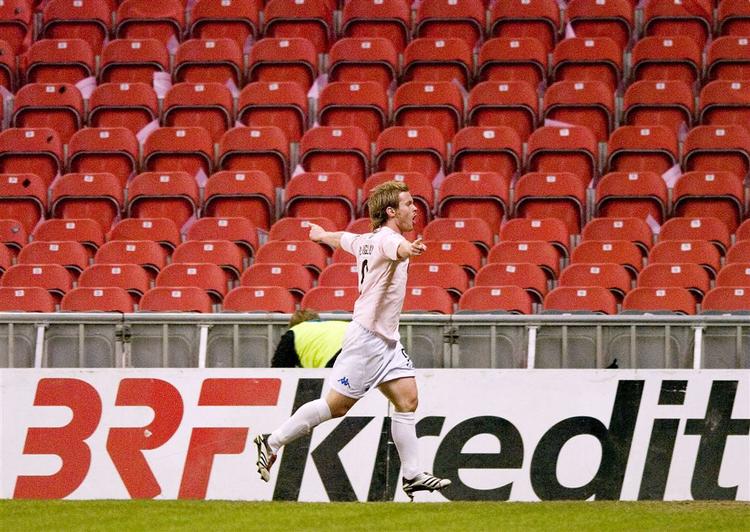 FCKs Fredrik Berglund scorede kampens første mål på et oplæg fra Martin Bergvold. Berglund måtte udgå med en skade i kampens sidste minutter. 