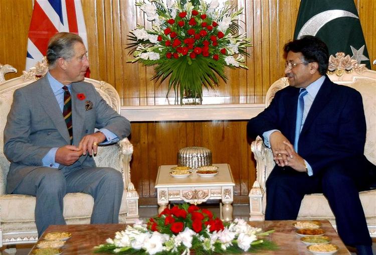 Prins Charles aflyser sin videre rejse i Pakistan. Tidligere i dag var han til møde med Pakistans præsident Pervez Musharraf i Islamabad. 