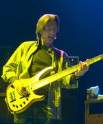Grateful Dead-bassisten Phil Lesh skal opereres for den frygtede prostatakræft. Det rykker dog ikke ved de planlagte koncerter, skriver han på sin hjemmeside, og i søndags spillede han ved Vegoose Music Festival i Las Vegas (billedet). 