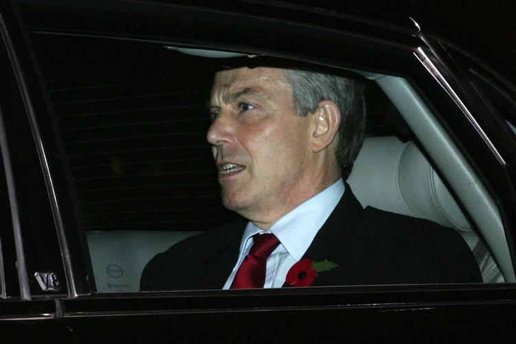 Blair forlader det britiske underhus efter afstemningen om Irak-krigen. 