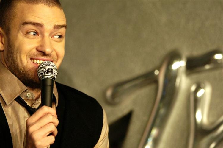 Justin Timberlake erklærede sig fuld af selvtillid og alligevel nervøs under MTV-pressemødet forud for showet i morgen. 