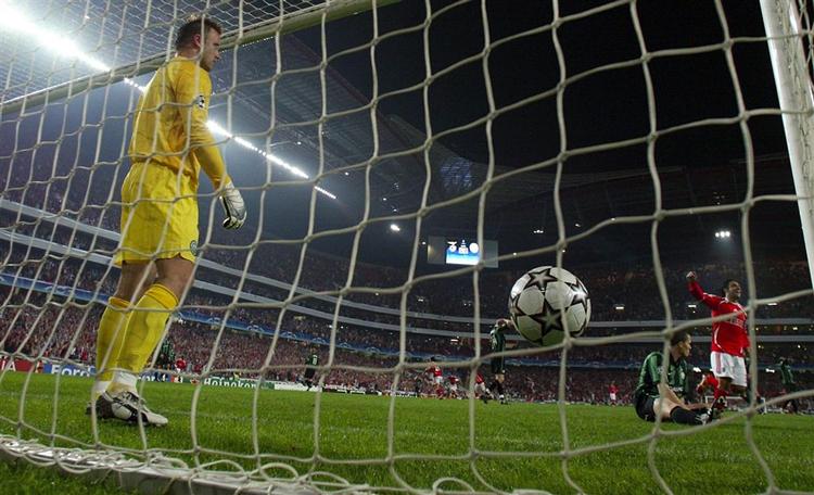 Begyndelsen til enden: Benfica er kommet foran 1-0 på et selvmål. 